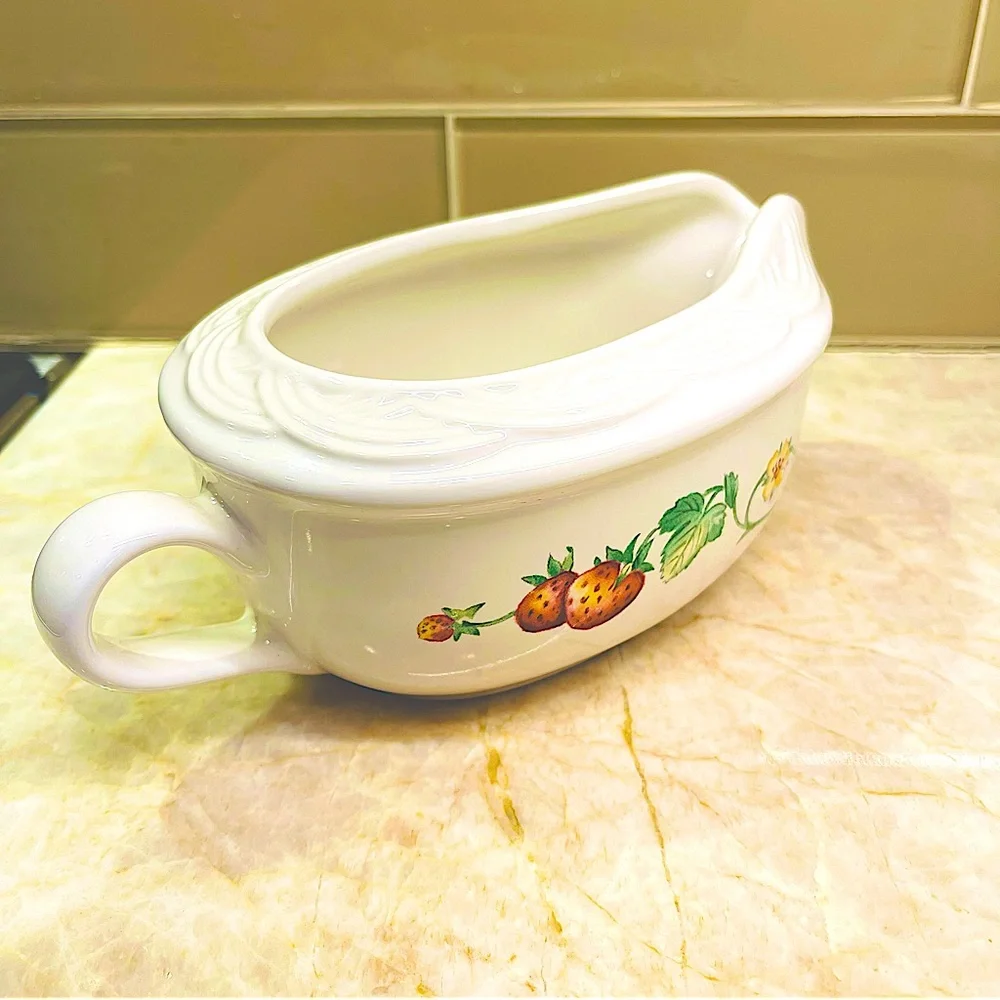 Pfaltzgraff Berry Basket Gravy Boat.  Made in USA